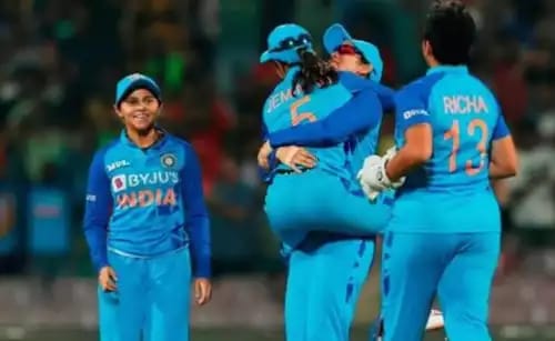 सुपर ओव्हरमध्ये भारतीय संघाचा ऑस्ट्रेलियावर थरारक विजय