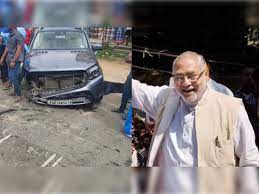 पंतप्रधान नरेंद्र मोदींच्या भावाच्या कारचा भीषण अपघात, नातवाचा पाय फ्रॅक्चर