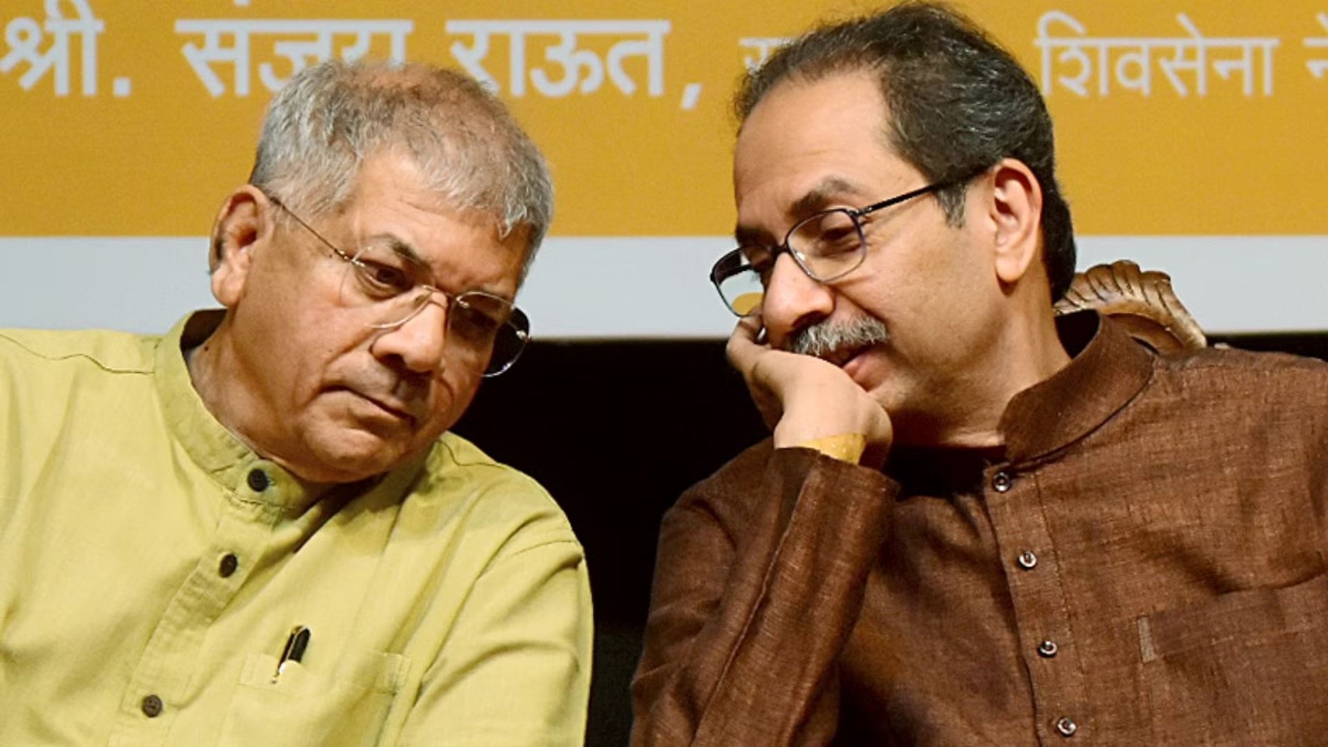 प्रकाश आंबेडकरांची औरंगजेबाच्या कबरीला भेट : आडवाणींचा दाखला देत ठाकरे म्हणाले, ‘जाऊ द्या हो…’ Prakash Ambedkar Uddhav Thakre