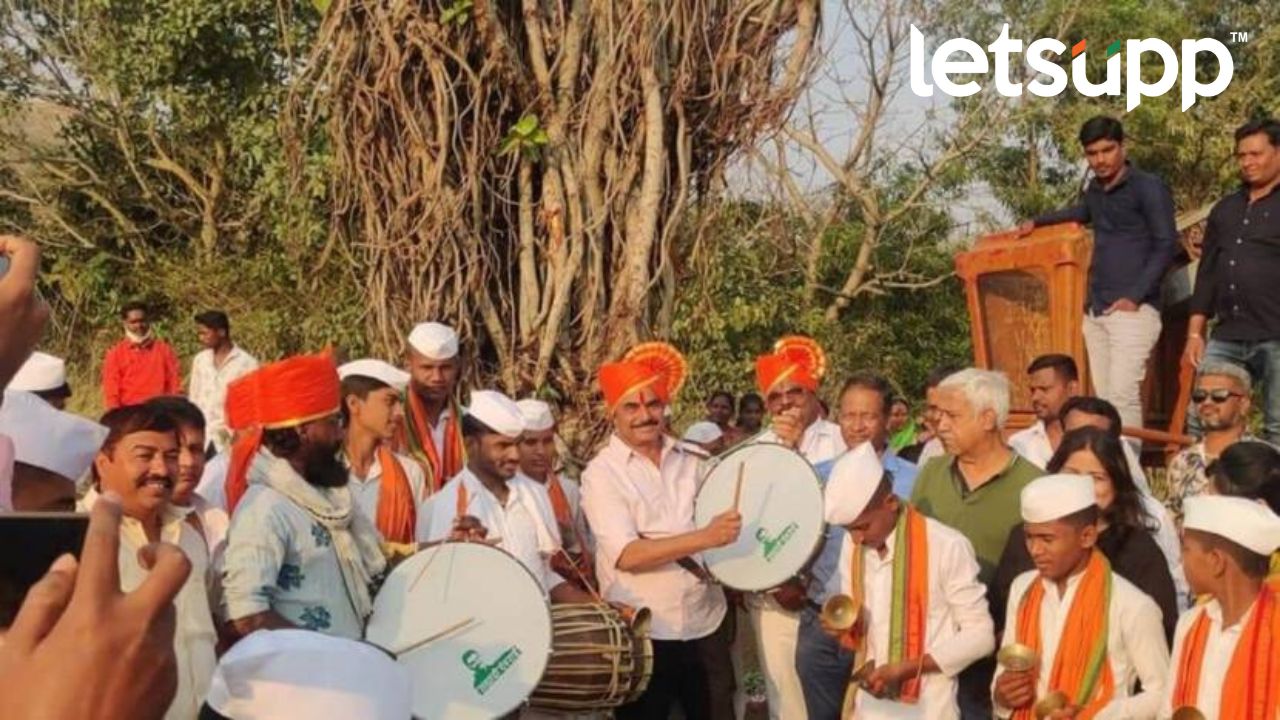 Sayaji Shinde : झाडाचा शंभरवा वाढदिवस धुमधडाक्यात झाला साजरा..! Untitled Design (4)