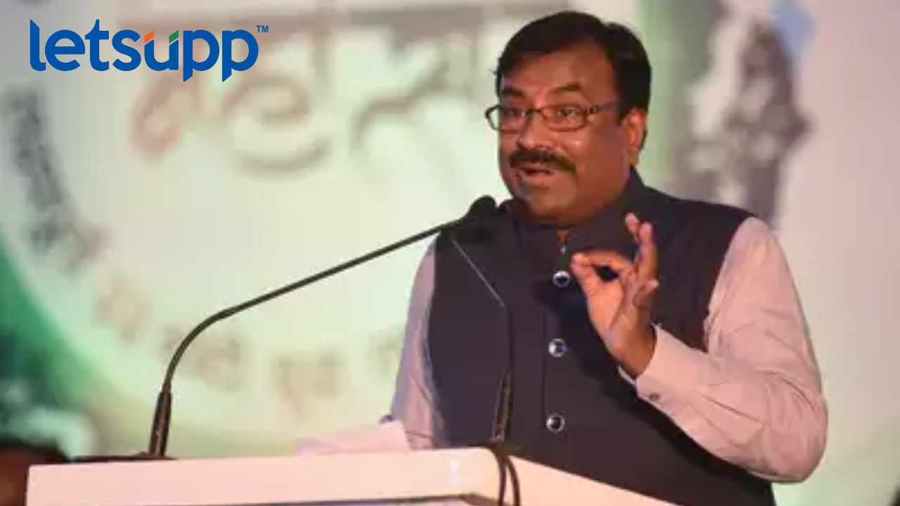 Marathi Movie Subcidy : महापुरूषांच्या मराठी चित्रपटास एक कोटी अनुदान, मुनगंटीवारांची घोषणा