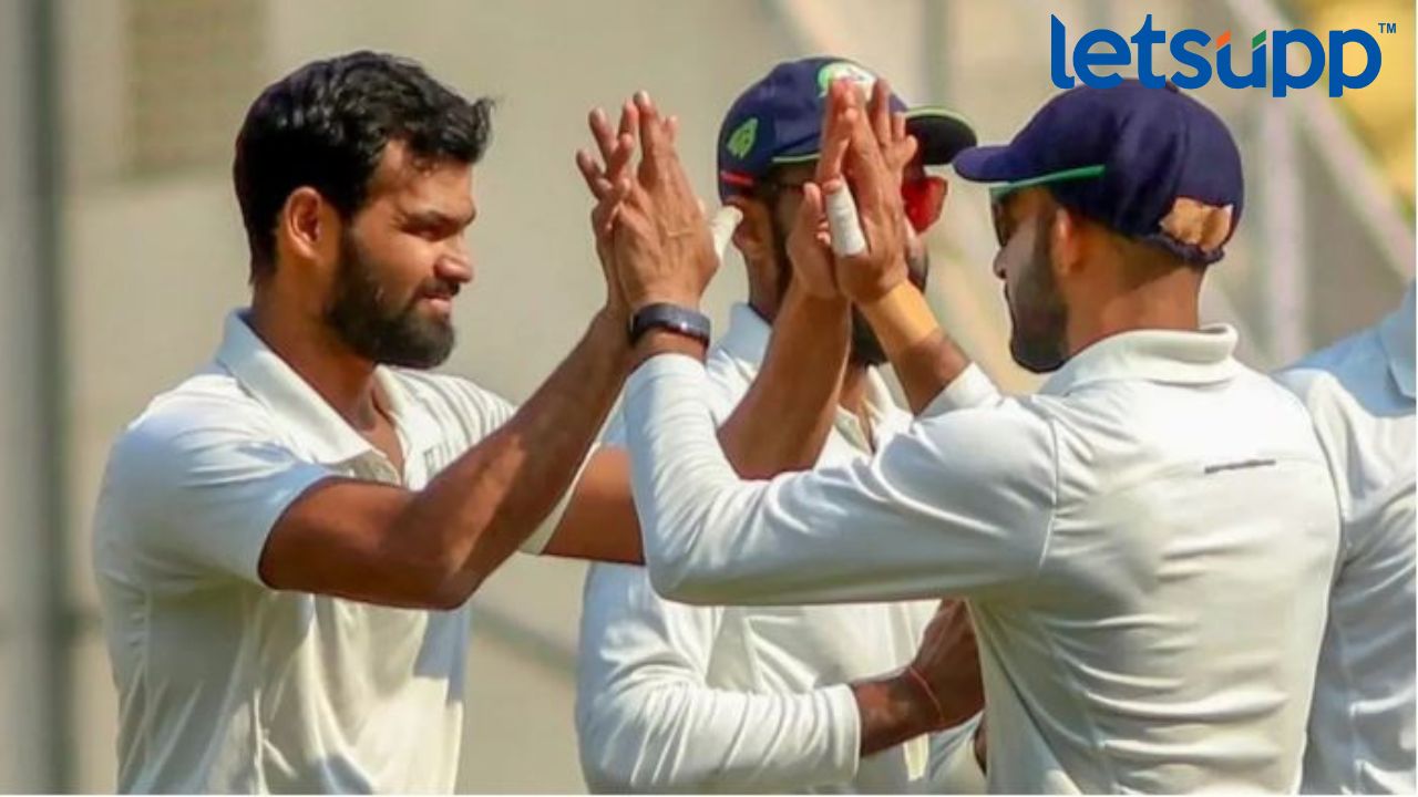 Ranji Trophy 2023 : रणजी ट्रॉफीत विदर्भ संघाने रचला इतिहास! 73 धावांच्या लक्ष्याचा… अहमदनगर महाविद्यालयात शिवजयंतीवरुन वाद, एका गटाकडून विद्यार्थ्याला मारहाण (1)
