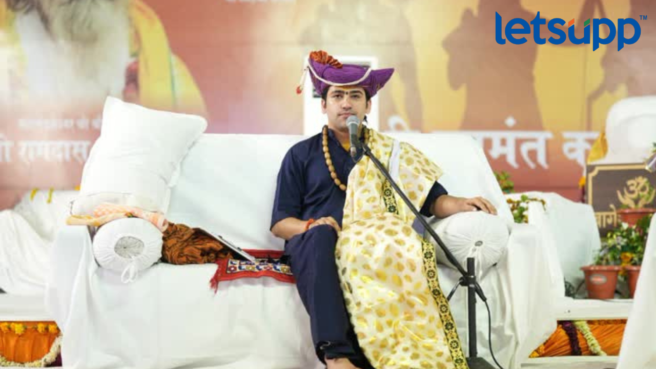 Bageshwar Baba अडचणीत, कार्यक्रमादरम्यान महिलेचा मृत्यू Untitled Design