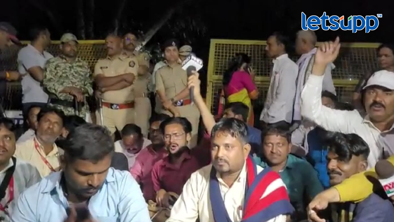 Ravikant Tupakar यांच्या आंदोलनात पत्रकारांवरही पोलिसांचा लाठीमार Buldhana