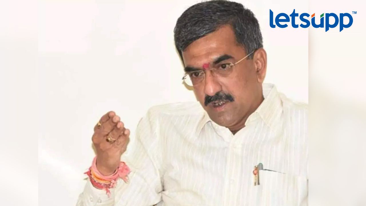 ‘जुनी जाहिरात आमची नाही पण, नवी जाहिरात आम्हीच दिली’; देसाईंनी सांगतिलं खरं कारण Desai