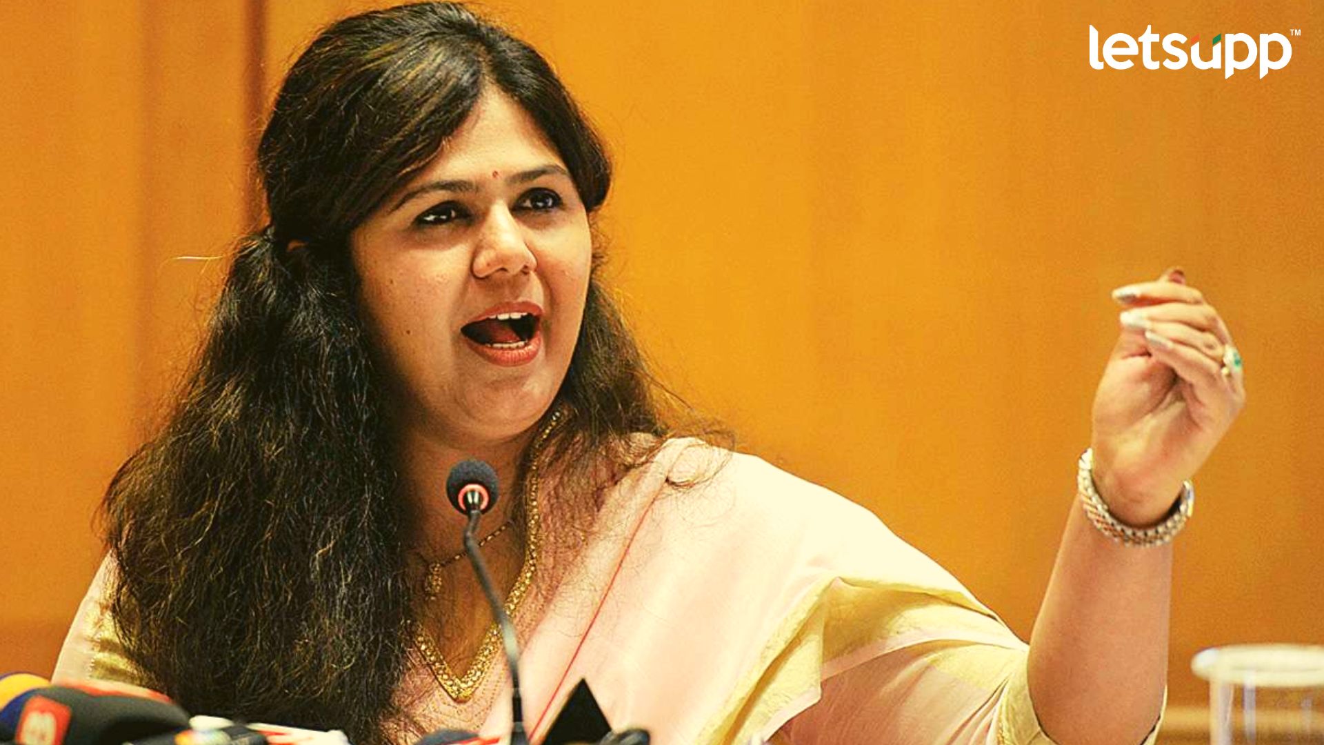 निवडणूक आयोगाच्या निकालावर पंकजा मुंडेंची एका वाक्यात प्रतिक्रिया; म्हणाल्या, “शिंदे आणि ठाकरे या दोघांनाही…” Important Update Regarding Shreyas Iyer Fitness Has Come Out (32)
