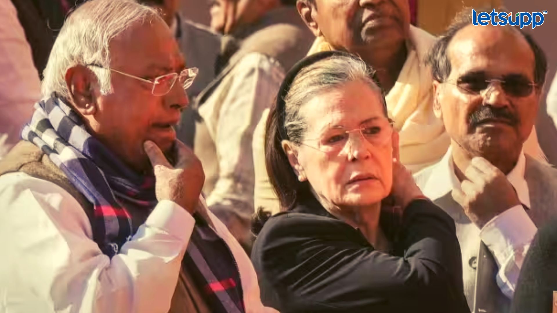 Mallikarjun Kharge यांच्यासाठी सोनिया गांधी आणि राहुल गांधींनी इतिहासात केला बदल? नक्की काय घडलं Mallikarjun Kharge PM Face but What exactly are the reasons