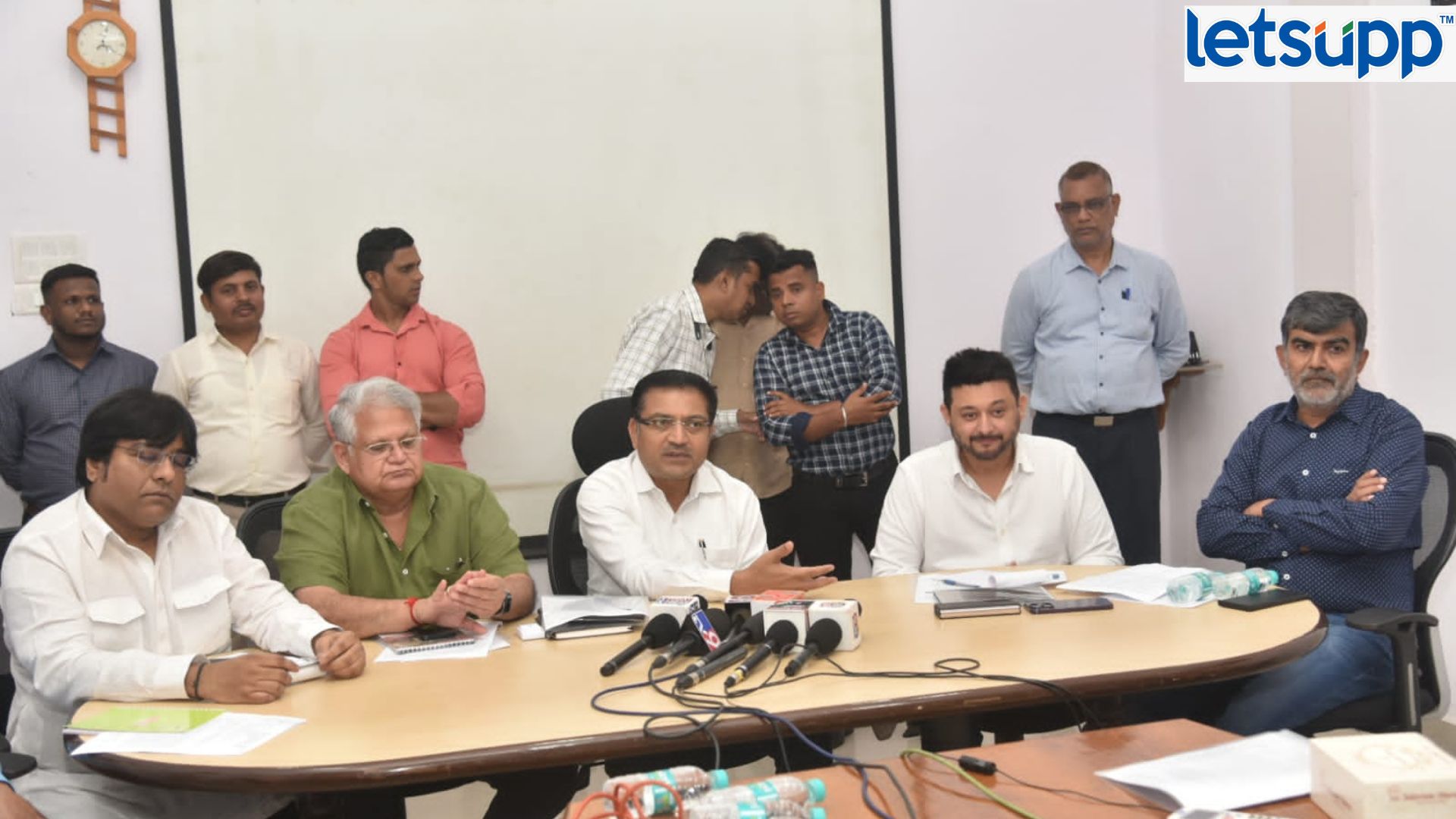 Swapnil Joshi Idia Film Bazaar Portal : मराठी मनोरंजनसृष्टीसाठी शासनाचे ऑनलाईन पोर्टल लवकरच!! Swapnil Joshi Idia Online Film Bazaar Portal