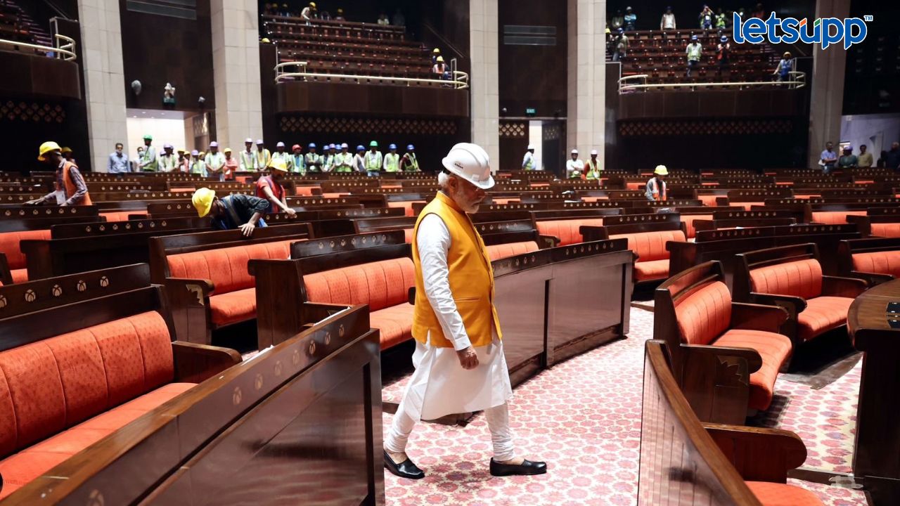 अचानक PM मोदींनी केली नवीन संसद भवनाची पाहणी Untitled Design 2023 03 30T211254.730