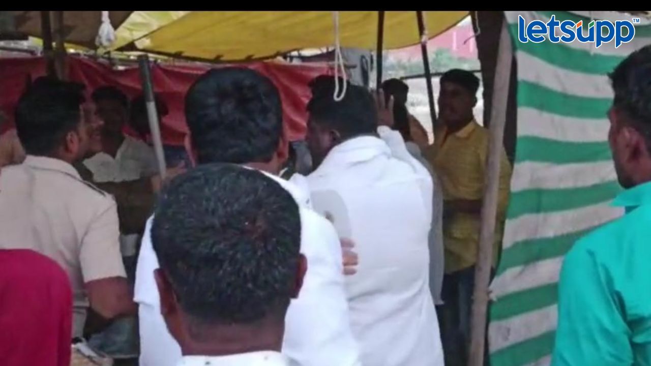 यात्रेत दोन गट भिडले, वाद विकोपाला Untitled Design (3)