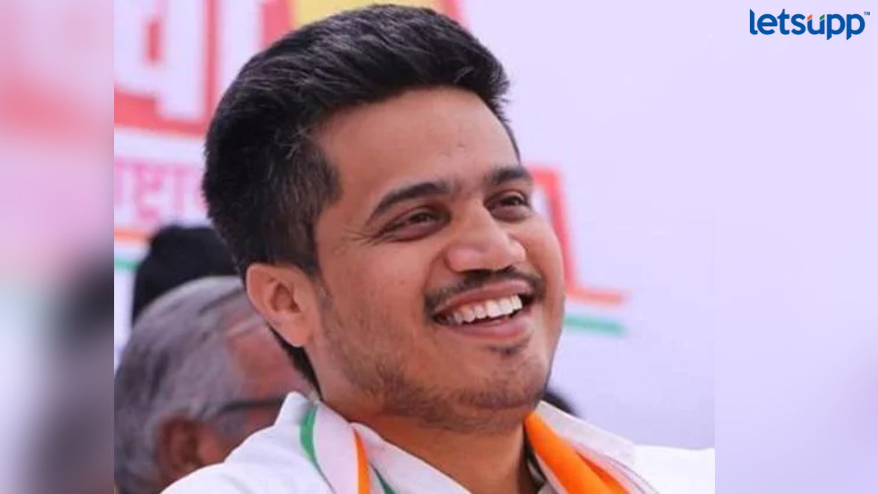 सभागृहाचं कामकाज तहकूब करणं ही सत्ताधाऱ्यांची खेळी; रोहित पवारांची टीका Ayant Dharmadhikari (21)