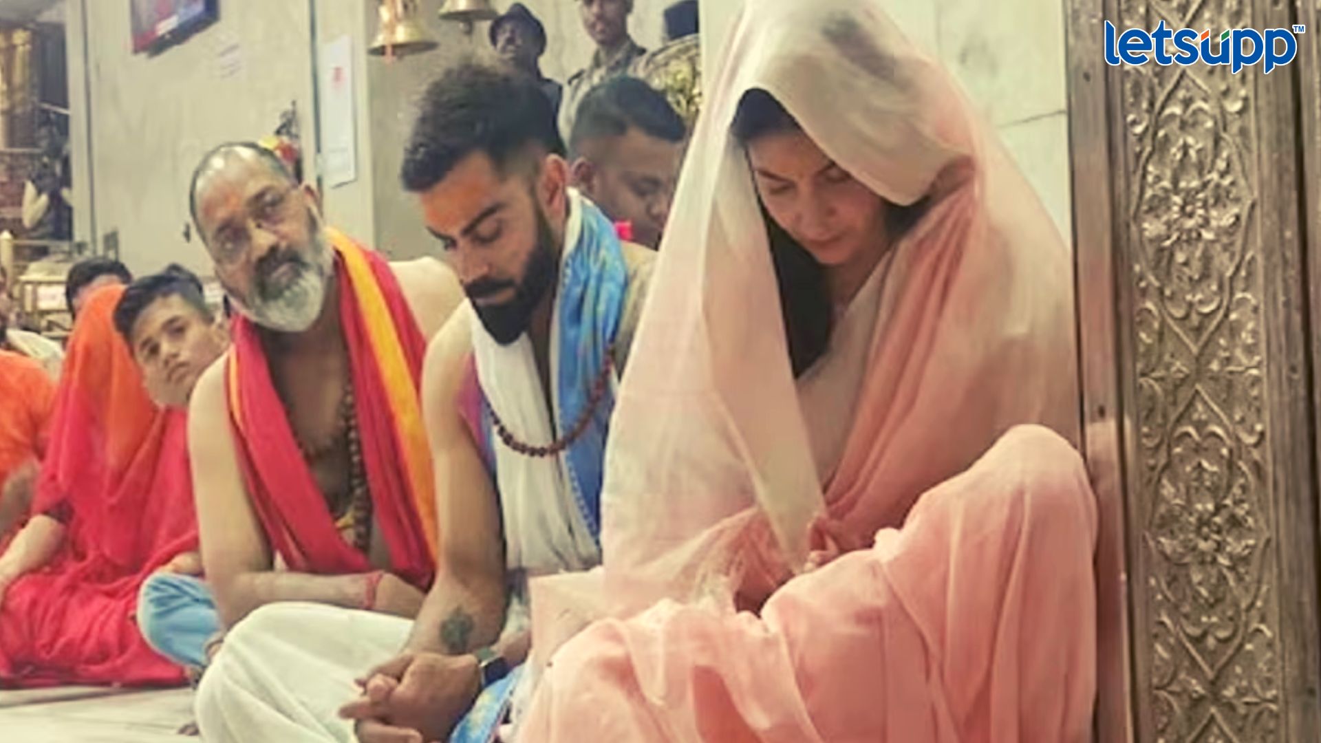 IND vs AUS: चौथ्या कसोटी सामन्यापूर्वी Virat Kohli आणि Anushka Sharma पोहोचला महाकालाच्या दरबारी Important Update Regarding Shreyas Iyer Fitness Has Come Out 2023 03 04T114255.532