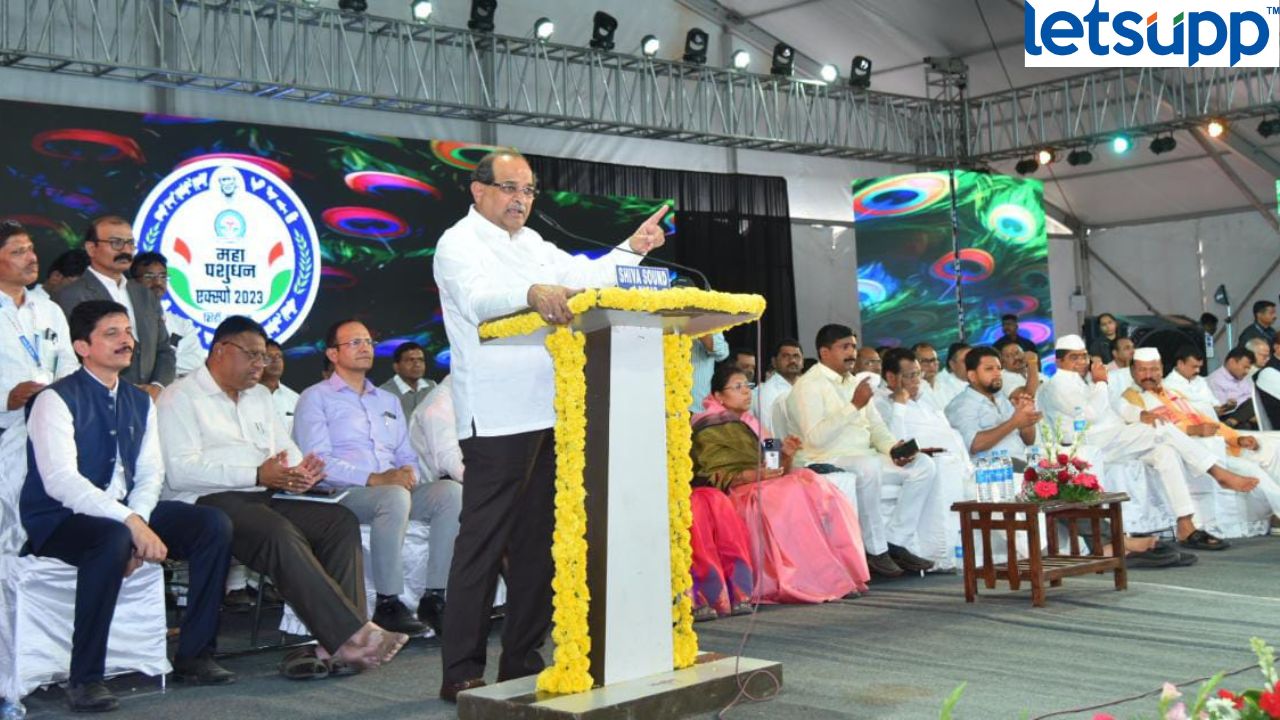 Radhakrishna Vikhe: दीड कोटी पशुधनाचे मोफत लसीकरण करणारे महाराष्ट्र देशातील एकमेव राज्य Radhakrishna Vikhe