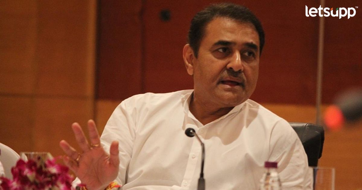 NCP : “जमिनीपेक्षा आपलं ‘विमान’ हवेतच असायचं; बहुतेक वेळा तर…” : पवारांचा नातू पटेलांना भिडला