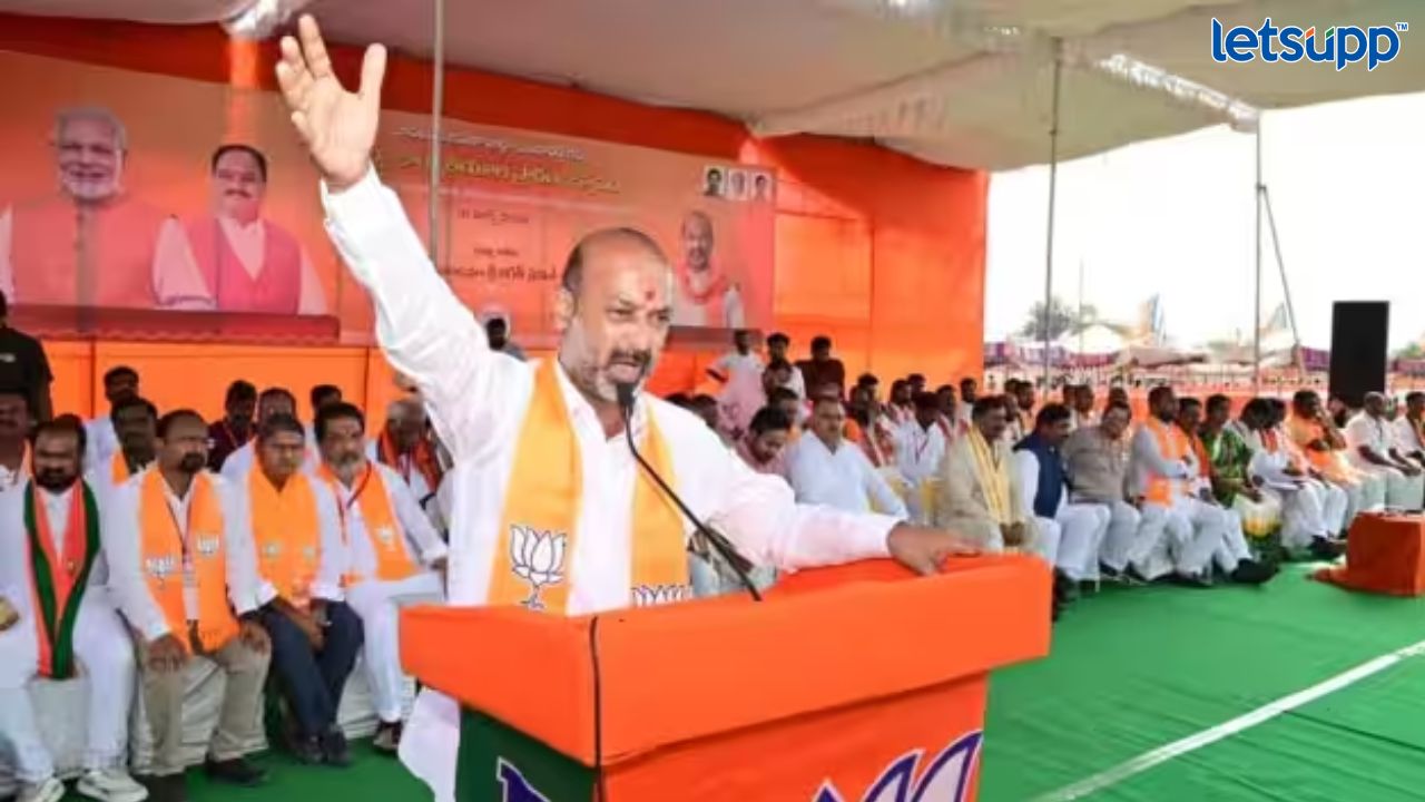 तेलंगणा पेपरफुटीप्रकरणी मुख्य आरोपी असलेल्या भाजप प्रदेशाध्यक्षांनी दिली कट रचल्याची कबुली Untitled Design 2023 04 05T220859.756