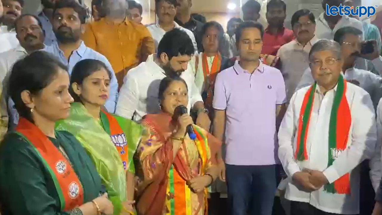 …तेव्हा चंद्रकांत पाटलांनी हात वर केले, आज त्याच हाताने गुंड शरद मोहोळच्या पत्नीला दिला पक्षात प्रवेश Untitled Design 2023 04 20T210347.307