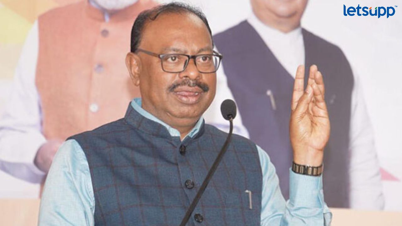 कुटुंबाच्या मोहात तर तुम्ही अडकला, म्हणूनच तुमची ही गत; बावनकुळेंचा उद्धव ठाकरेंवर निशाणा Untitled Design 2023 04 24T081358.675