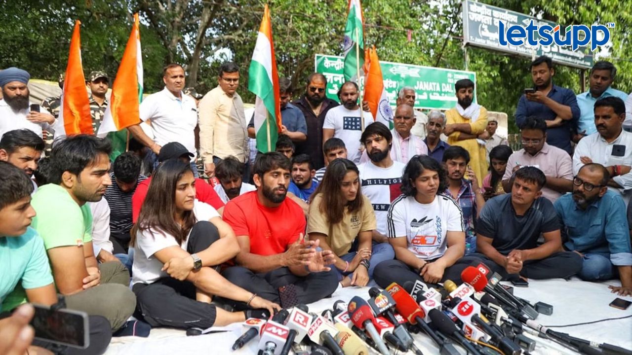 Wrestlers Protest : ‘आम्ही तयार पण…’ कुस्तीपटूंनी स्विकारलं बृजभूषण सिंह यांचं ‘ते’ आव्हान Wrestling Federation Elections 1