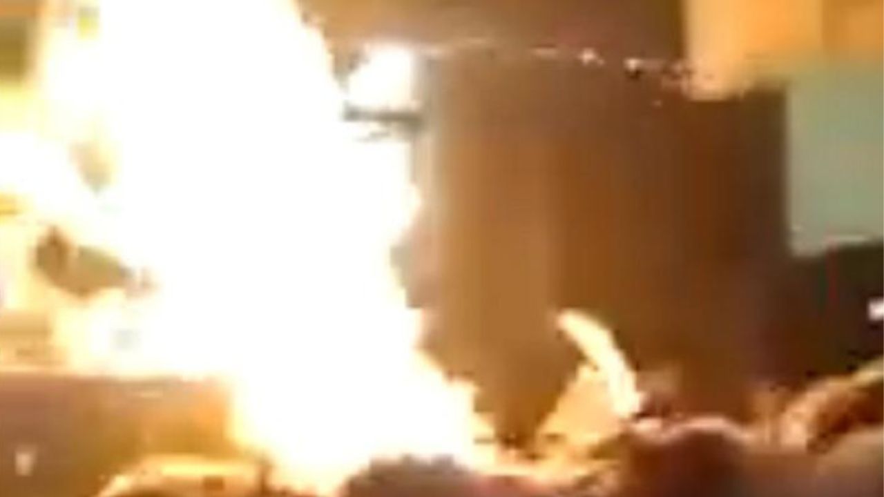 धुळ्यात मेणबत्तीच्या कारखान्याला आग; चार महिलांचा होरपळून मृत्यू Fire