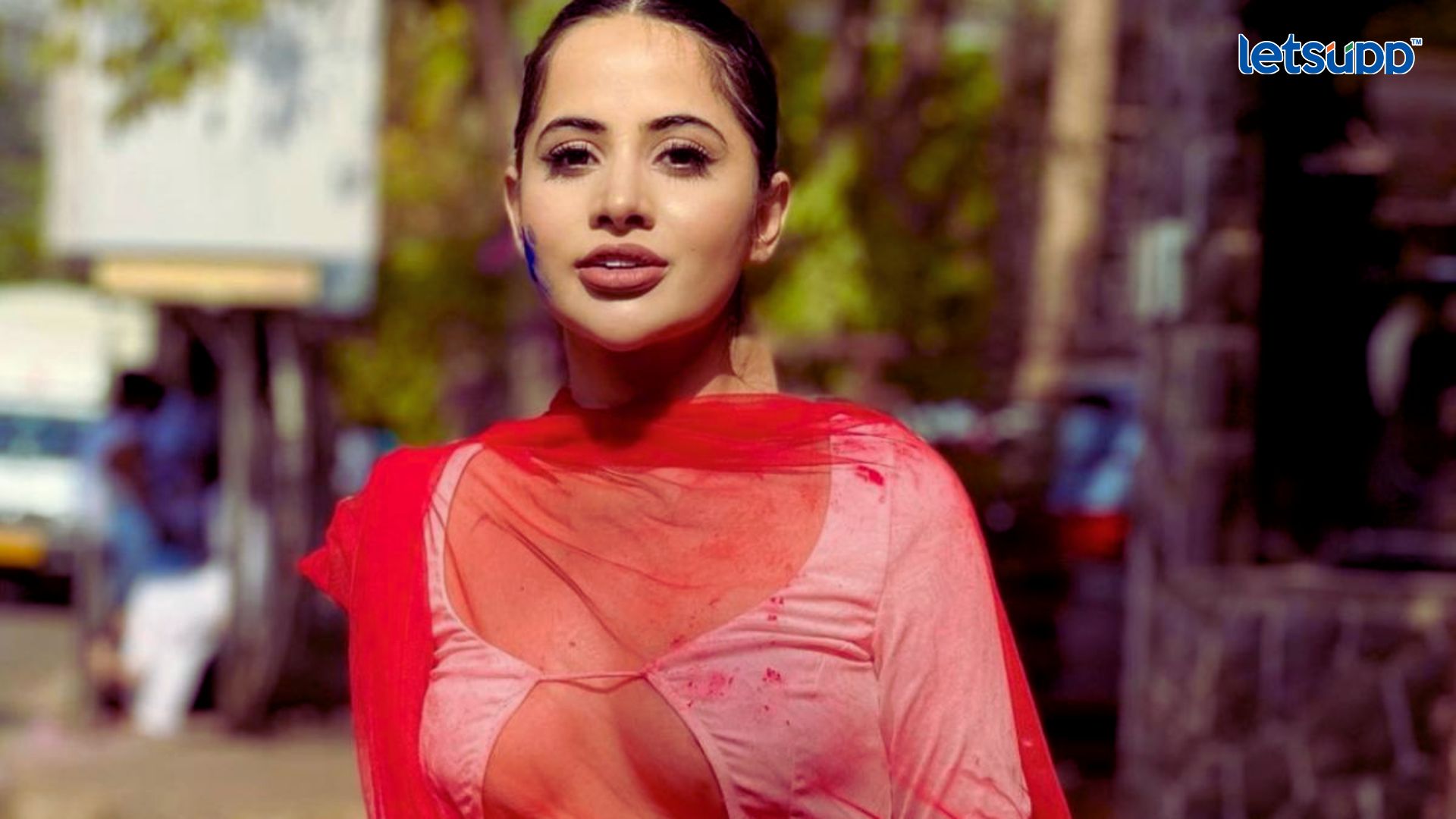 Video: उर्फी जावेदचा नवा कारनामा, अतरंगी कपड्यांमधील नवीन व्हिडीओ तूफान व्हायरल