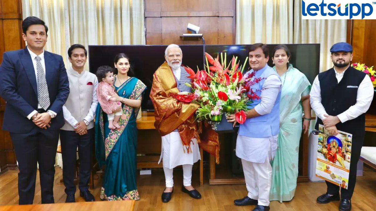 धनंजय महाडिकांची पूर्ण फॅमिली नरेंद्र मोदींच्या भेटीला… Narendra Modi