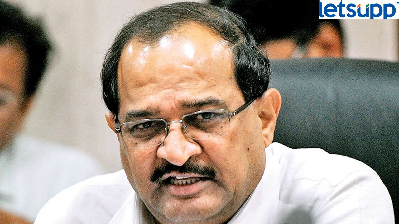 तहसिलदारांच्या मागण्यावर दिलासादायक निर्णय घेणार, विखेंची ग्वाही Radhakrishna Vikhe Patil
