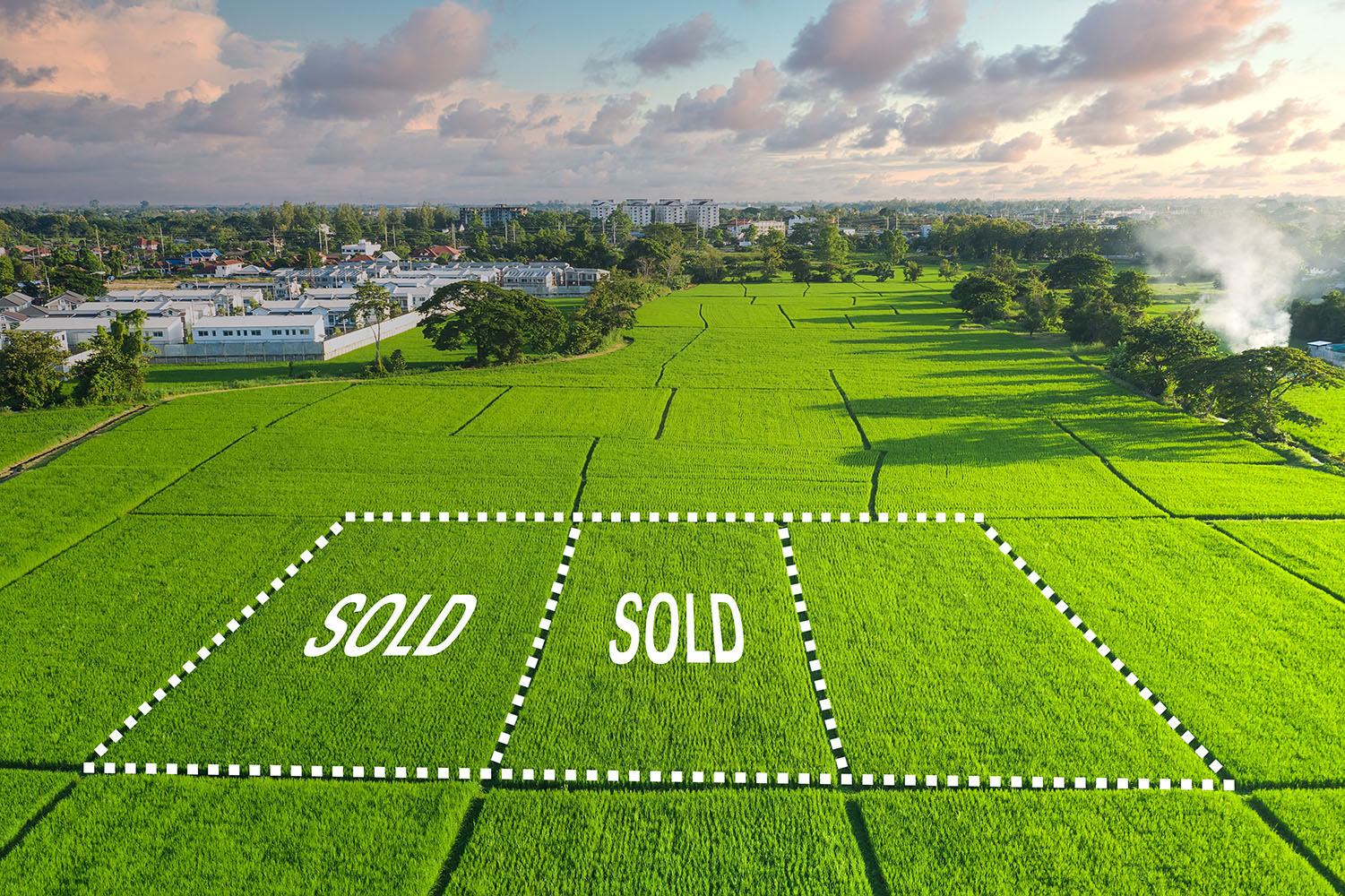 शेतजमिनीची अदलाबदल करायची आहे … मग ही बातमी नक्की वाचा Land,For,Sale,And,Investment,In,Aerial,View.,Include,Green