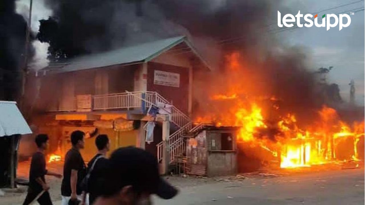 Manipur Violence : शिंदे-फडणवीस सरकार अलर्ट; विद्यार्थ्यांच्या सुरक्षेसाठी घेतला ‘हा’ निर्णय Untitled Design (100)