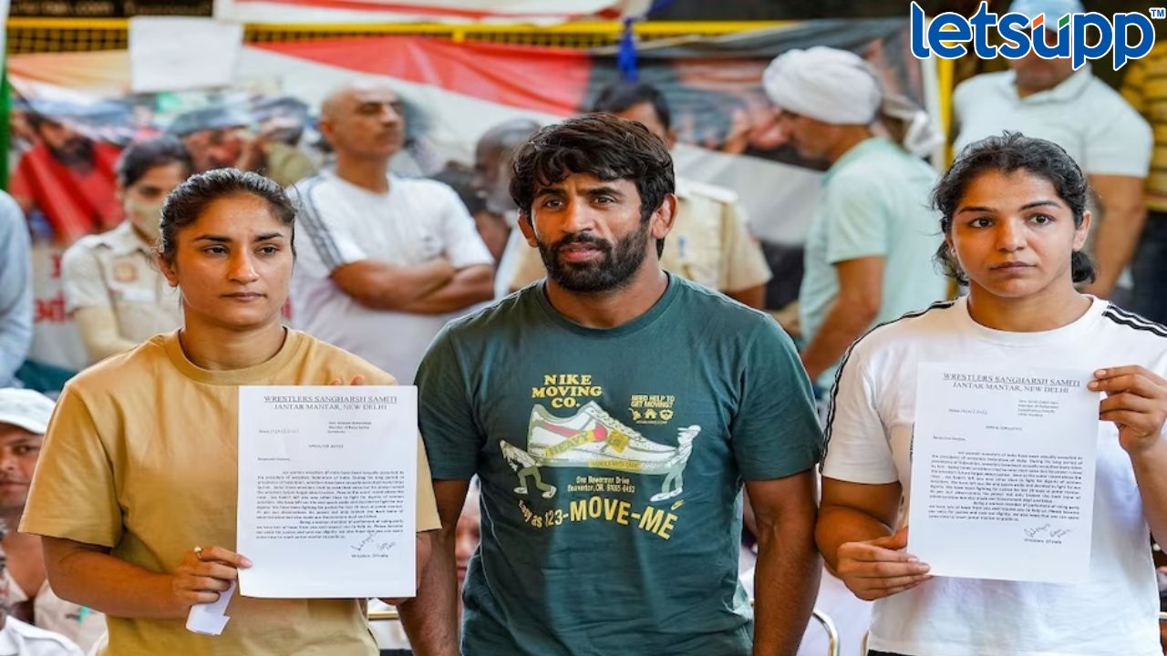 महिला कुस्तीपटूंचे स्मृती इराणींना पत्र; ‘आमचं भविष्य उद्ध्वस्त केलंय, मदत करा’ Untitled Design
