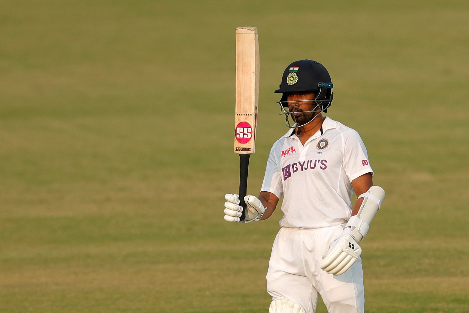 IPL 2023: लखनौविरुद्ध झंझावाती खेळी, रिद्धिमान साहाचा खास विक्रम, रहाणे-रैनाला टाकले मागे WhatsApp Image 2023 05 08 At 5.21.28 PM