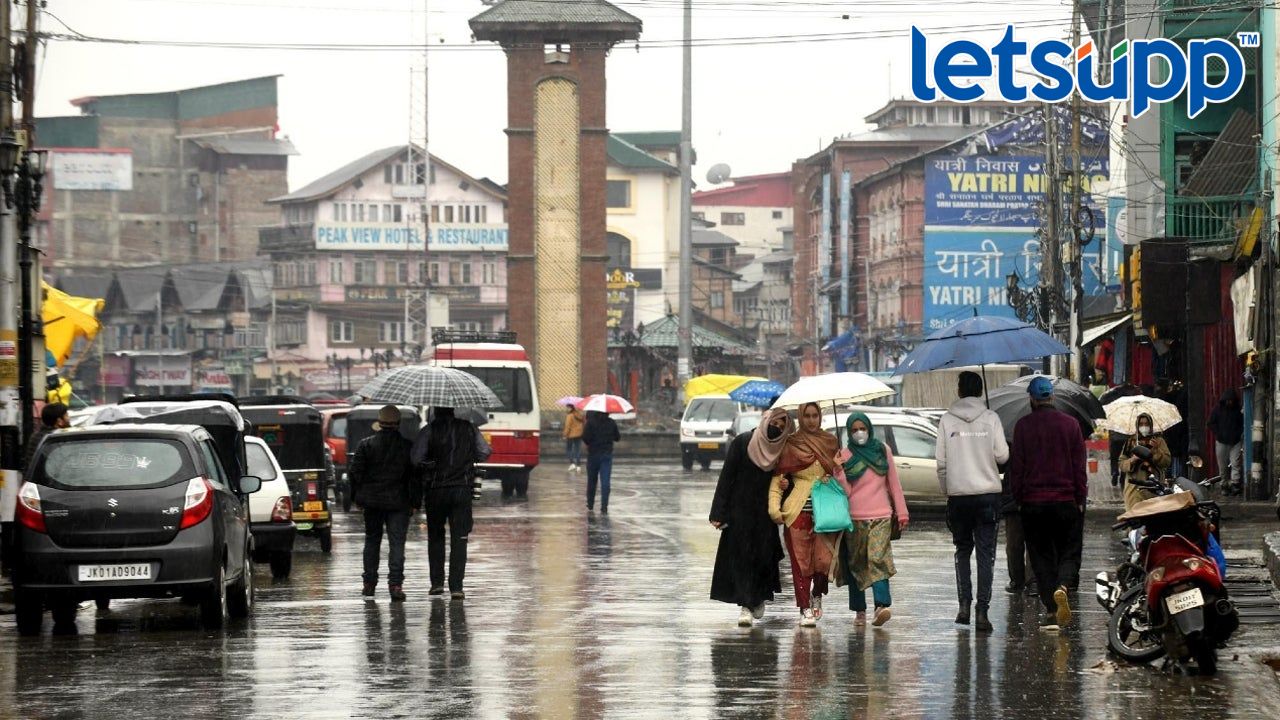 Unseasonable Rain : जम्मू-काश्मीरमध्ये ढगफुटी; वीज कोसळून 4 जण ठार