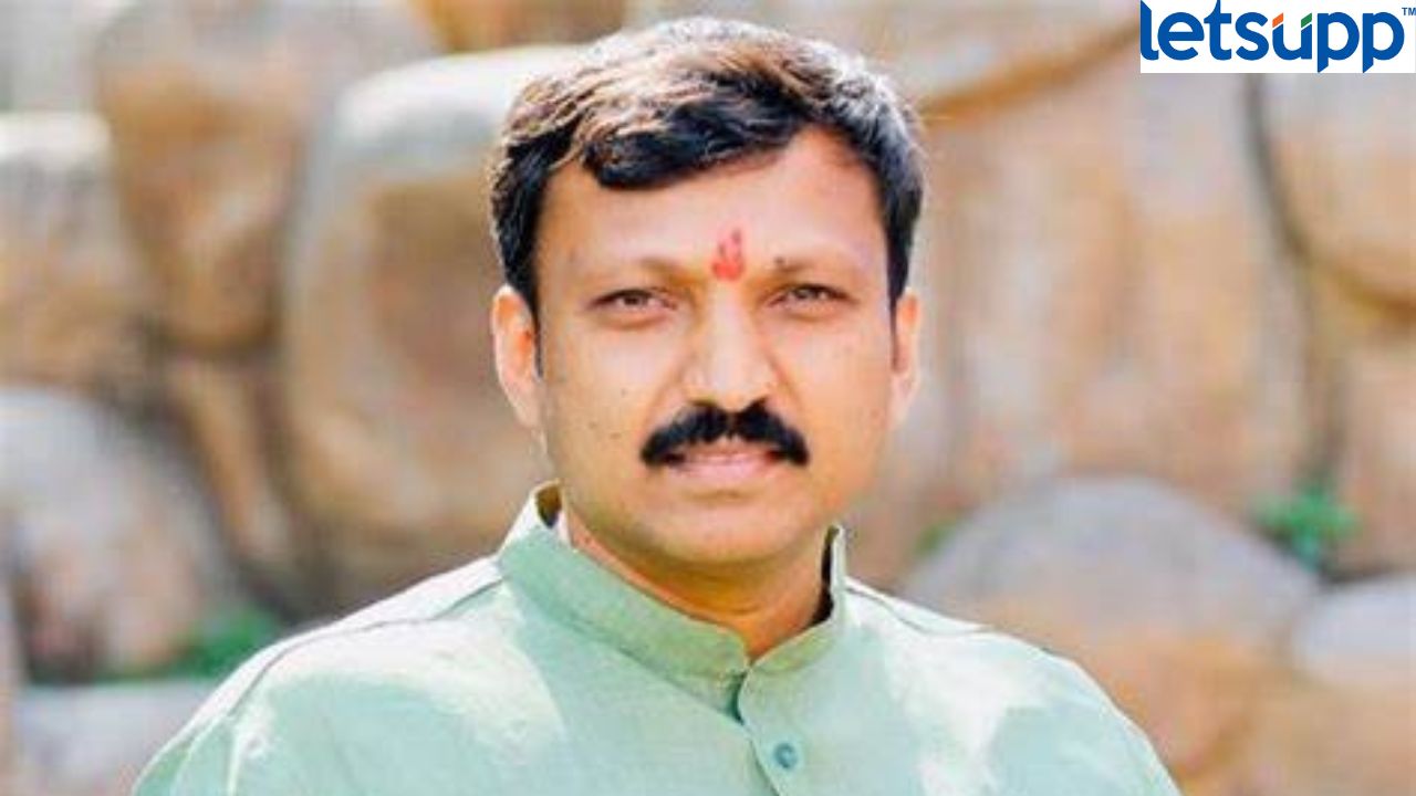 व्यायाम योगा करा, वाढलेल्या ढेऱ्या कमी करा, नाहीतर..; ओमराजेंनी भर बैठकीत अधिकाऱ्यांना सुनावलं Omraje Nimbalkar