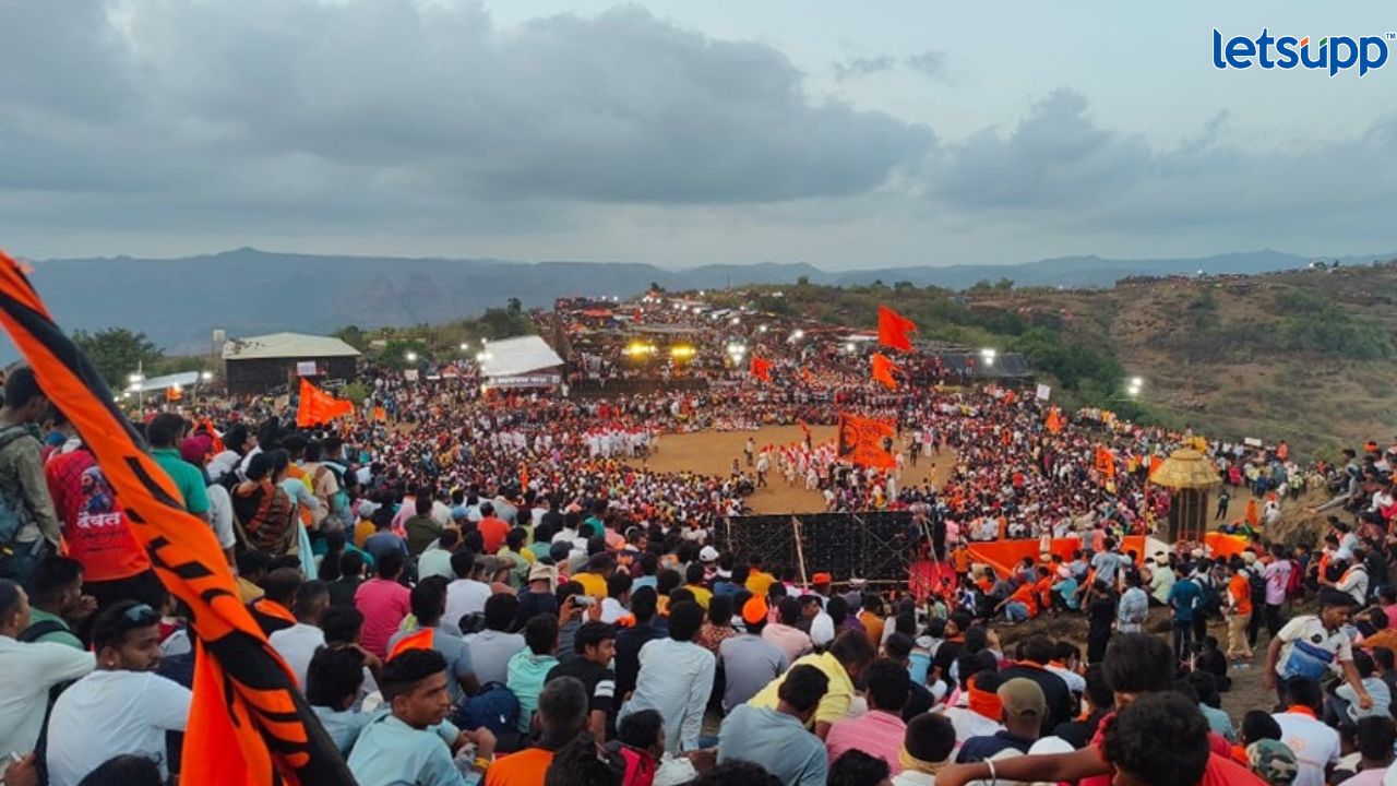 रायगडवर अभूतपूर्व गर्दी; पोलिसांचा सौम्य लाठीचार्ज, गडाचे दरवाजे बंद FIR Against Ex MD Of BharatPe Family For Allegedly Defrauding The Fintech Of ₹81 Crore 79