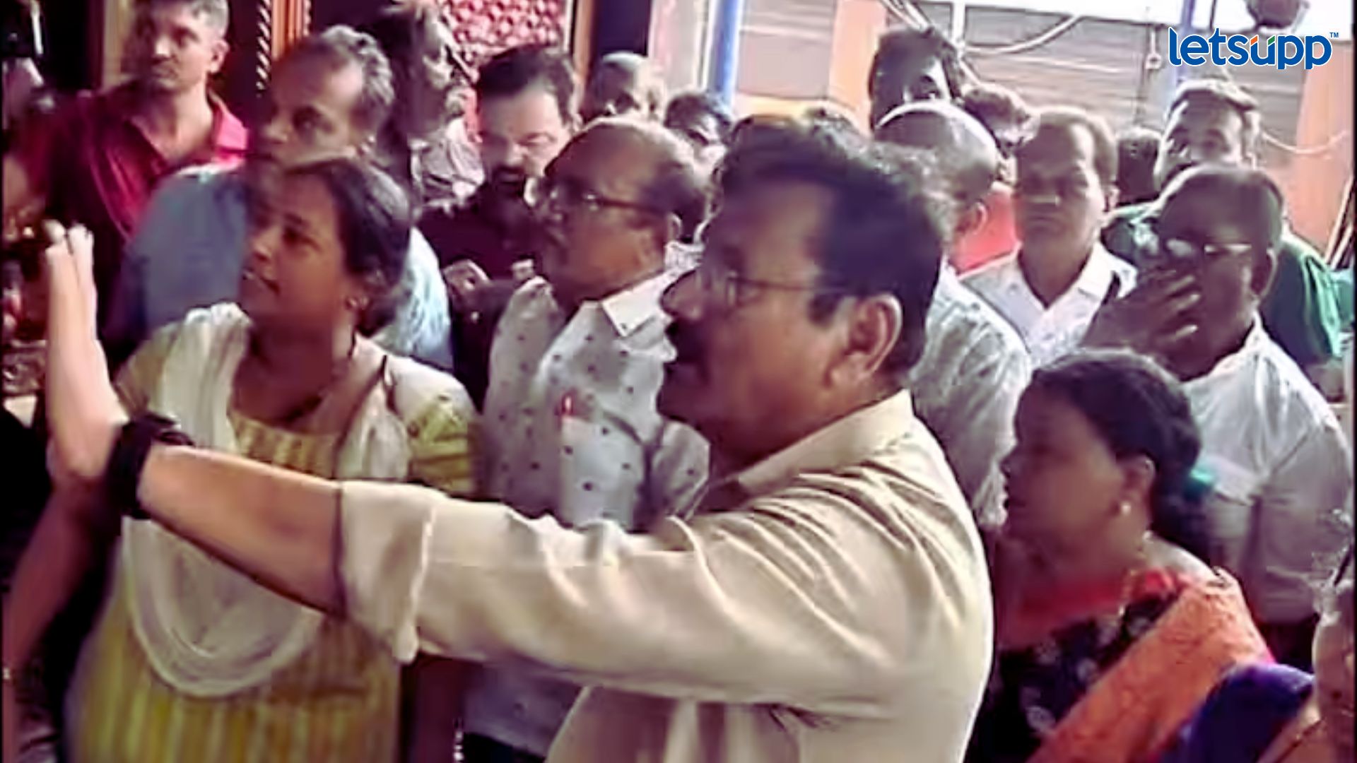 Mumbai News: कपोल विद्यानिधी शाळेत अजान लावल्याने पेटला वाद; शिवसेनेचे कार्यकर्ते आक्रमक, कारवाईची मागणी Kapol Vidyanidhi School