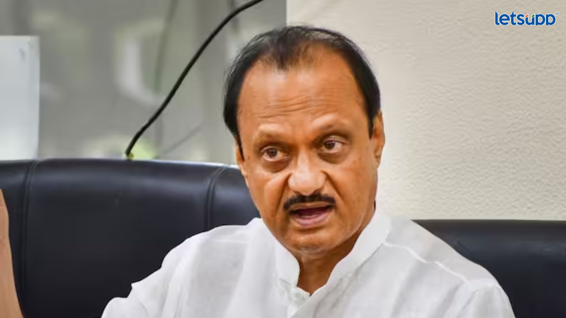 तिकीटासाठी भांडलात तर कानाखाली जाळ काढील; अजितदादांचा वरिष्ठ नेत्यांना दम