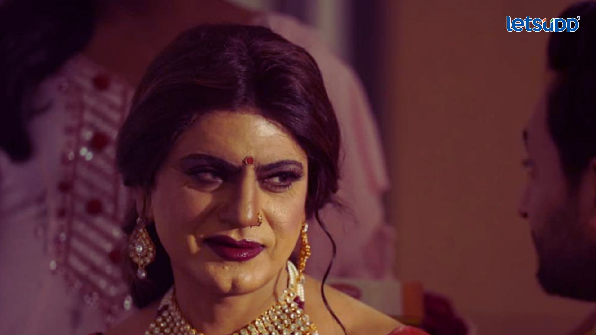 Nawazuddin Siddiqui : ट्रान्सजेंडरच्या लुकमध्ये स्वतःला पाहिल्यानंतर नवाजुद्दीनची पहिली प्रतिक्रिया, म्हणाला… Nawazuddin Siddiqui