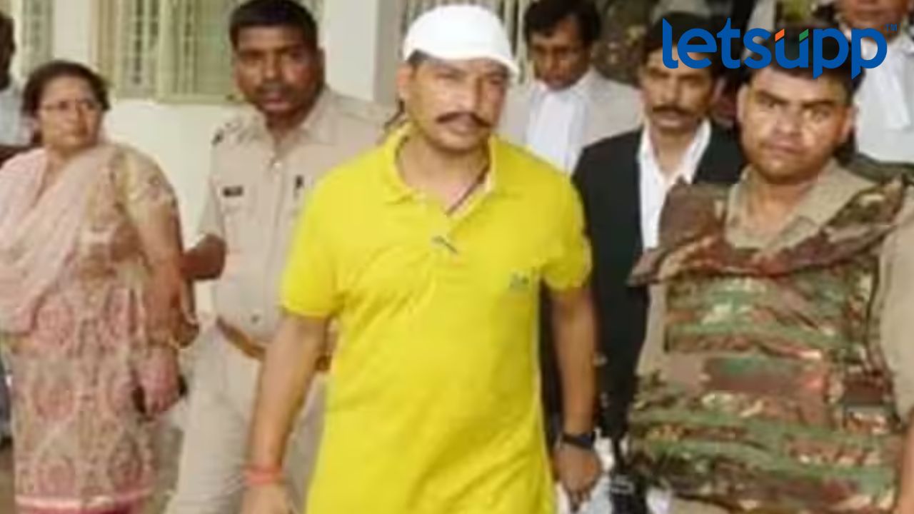 लखनौ कोर्टात आणखी एका गँगस्टरची गोळ्या झाडून हत्या, वकिलाच्या वेशात हल्लेखोर UPSC Exam (2)