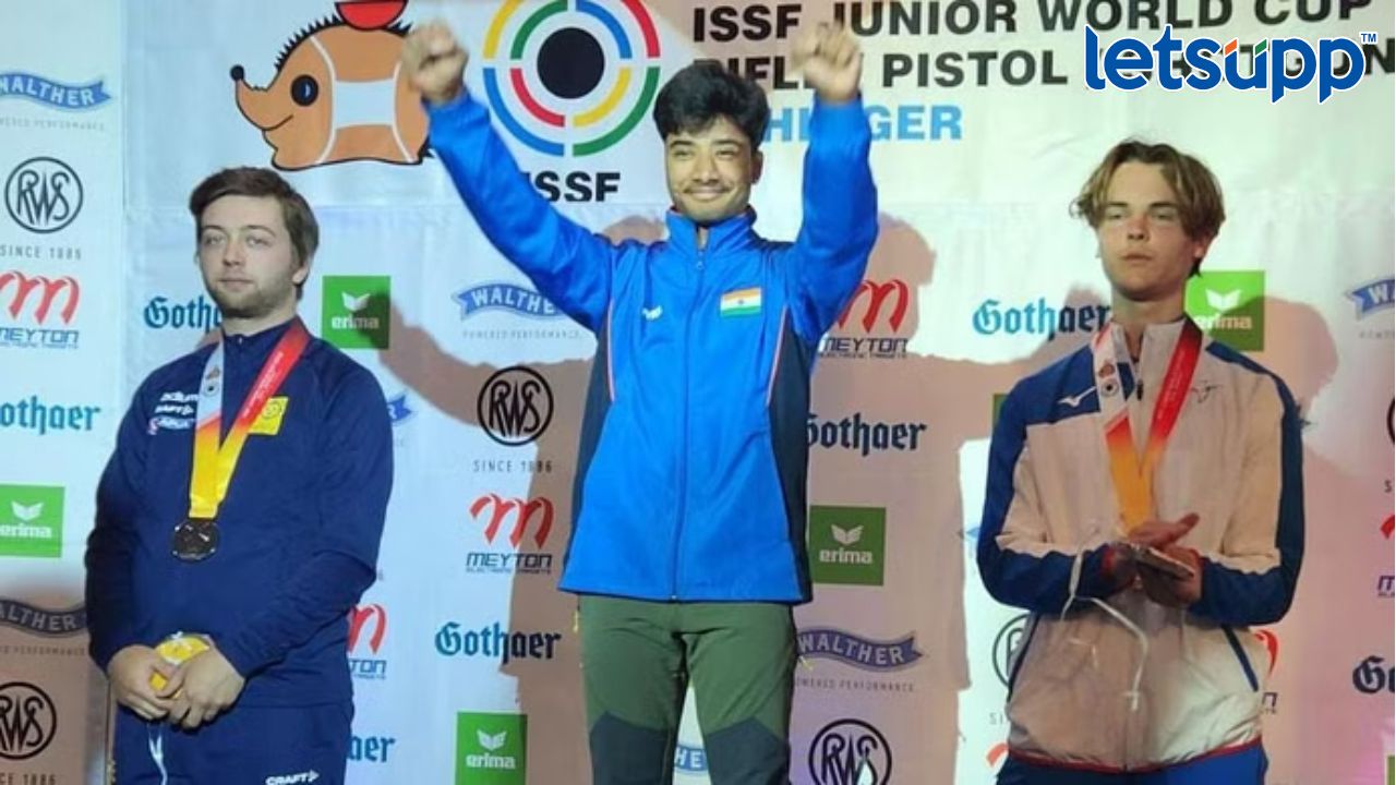 ISSF Junior World Cup : भारतीय नेमबाज धनुष श्रीकांतनं जिंकलं सुवर्णपदक… Untitled Design (1)