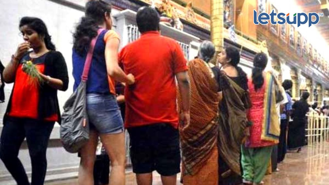 तोकड्या कपड्यांना मंदिरात ‘No Entry’…तरुणी म्हणतायत… Untitled Design 2023 06 04T160508.966