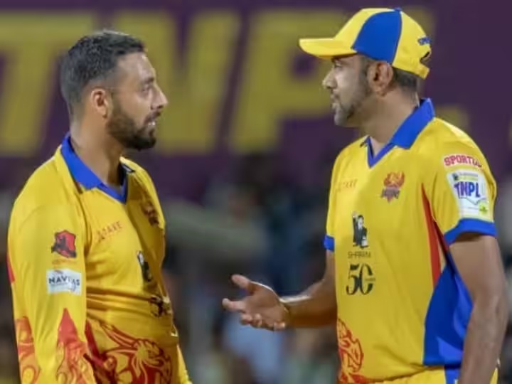 वरुण चक्रवर्तीच्या घातक गोलंदाजीच्या जोरावर अश्विनच्या संघाने 1 धावाने सामना जिंकला WhatsApp Image 2023 06 21 At 9.46.47 AM