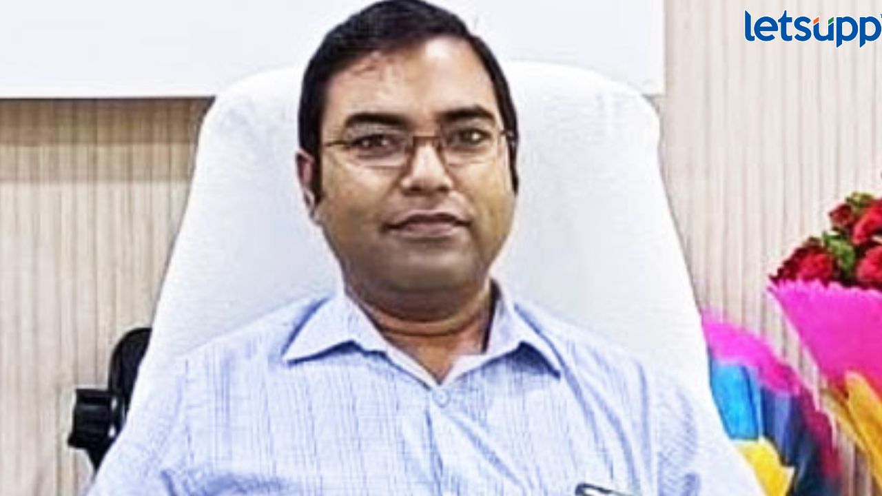 Satara : ‘कार्यक्षम जिल्हाधिकारी’ पुरस्कार मिळाला अन् 48 तासांतच तडकाफडकी उचलबांगडी Ruchesh Jayawanshi