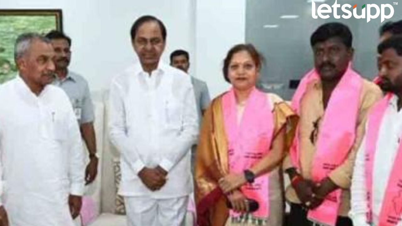 राष्ट्रवादीला ठोकला रामराम; लावणी सम्राज्ञी सुरेखा पुणेकरांचा बीआरएसमध्ये प्रवेश Surekha Pune Kar