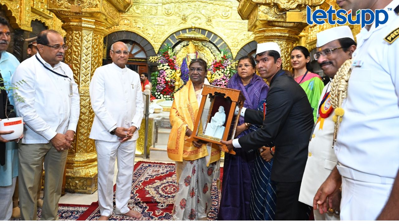 President Draupadi Murmu साईचरणी लीन; साईबाबांचं दर्शन घेणाऱ्या ठरल्या सातव्या राष्ट्रपती 800