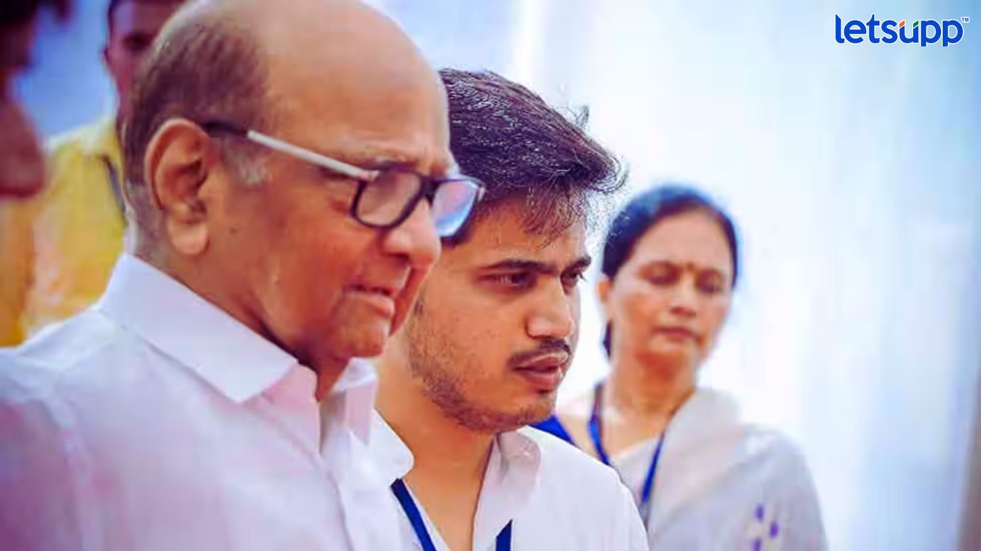 शरद पवारांचा खोटा जातीचा दाखला व्हायरल, रोहित पवारांचा भाजपवर गंभीर आरोप शरद पवार हे ‘ओबीसी’? व्हायरल दाखल्याने खळबळ; रोहित पवार यांचा भाजपवर गंभीर आरोप