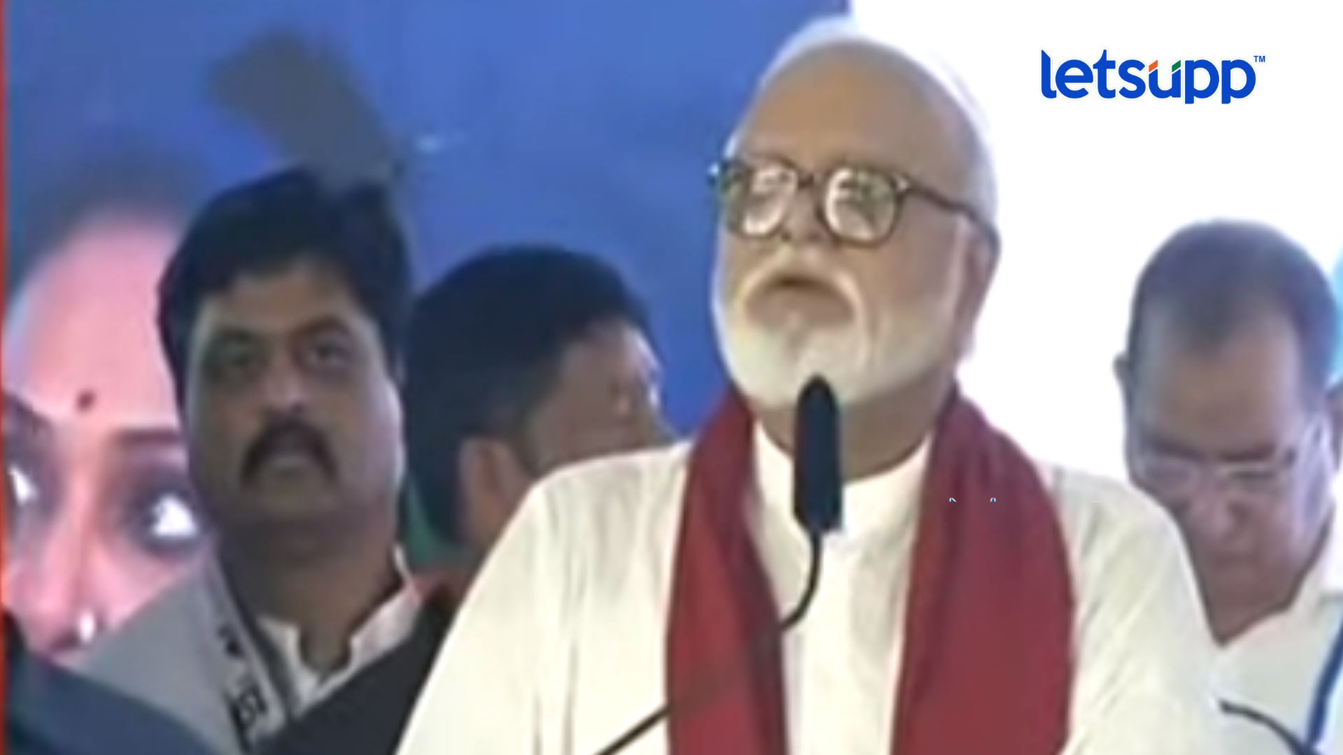 ‘साहेब, बडव्यांना बाजूला करा, आम्हाला आशिर्वाद द्यायला या’; भुजबळांची आर्त साद! Letsupp Image (64)