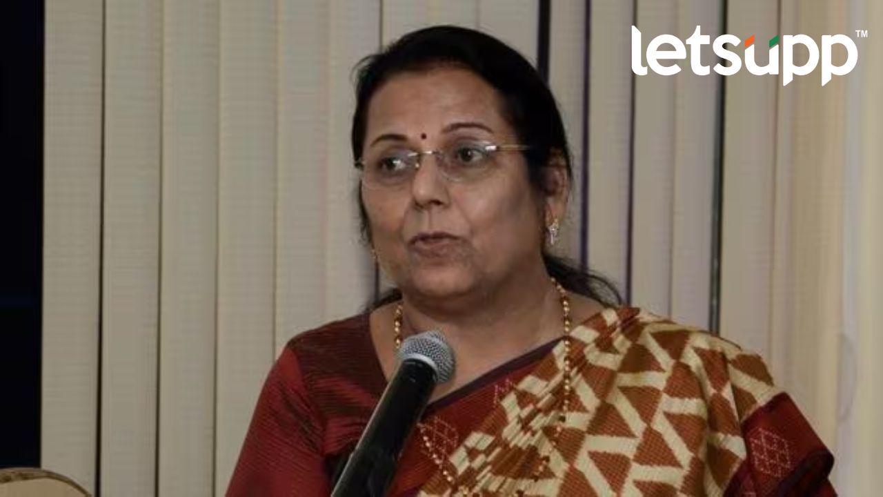Neelam Gorhe : राणे कायद्याचे अभ्यासक आहेत का? दंगलीच्या आरोपांवर गोऱ्हेंचा सवाल NIlam Gorhe