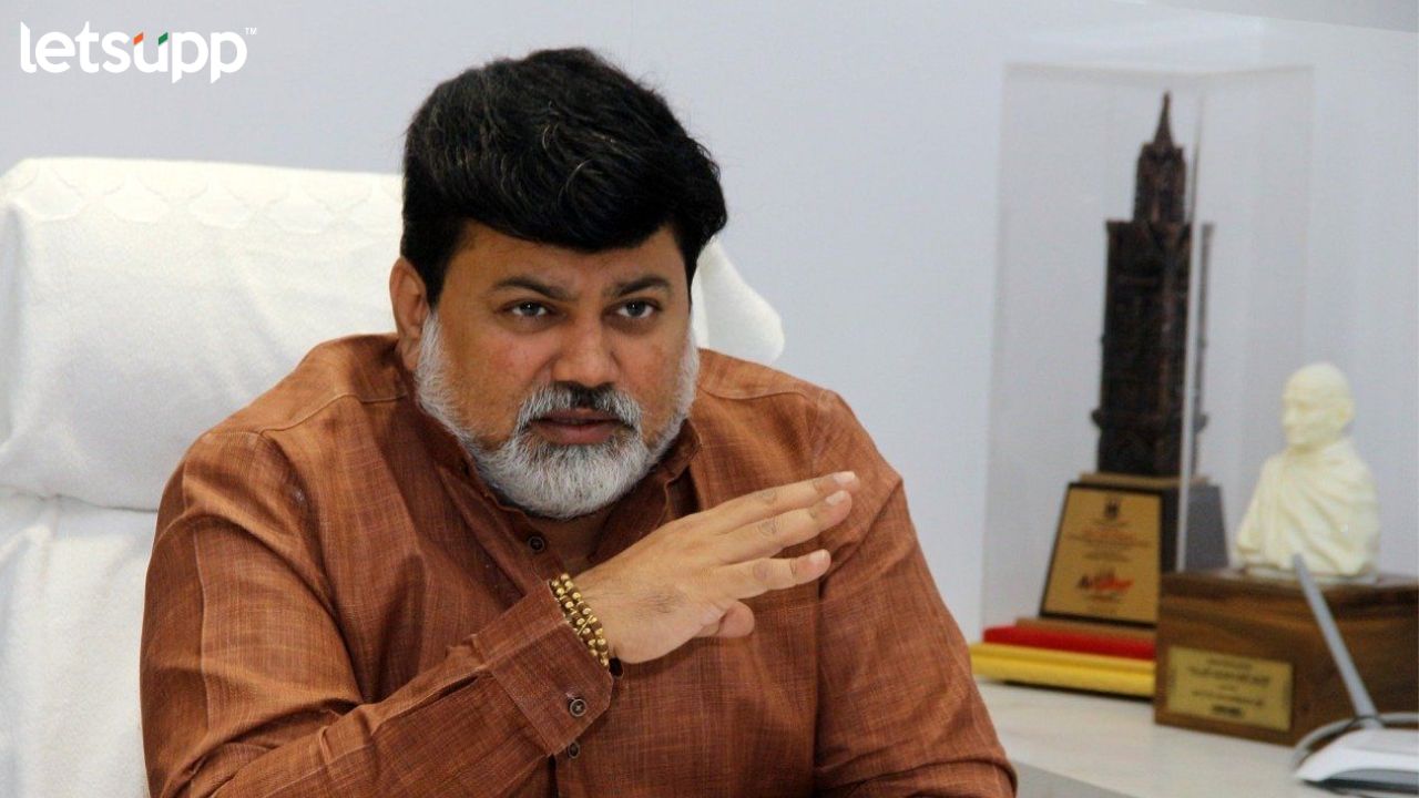 व्यवसायावरुन टीका म्हणजे हीन दर्जाचं राजकारण, राऊतांच्या टीकेवर उदय सामंताचं प्रत्युत्तर… Uday