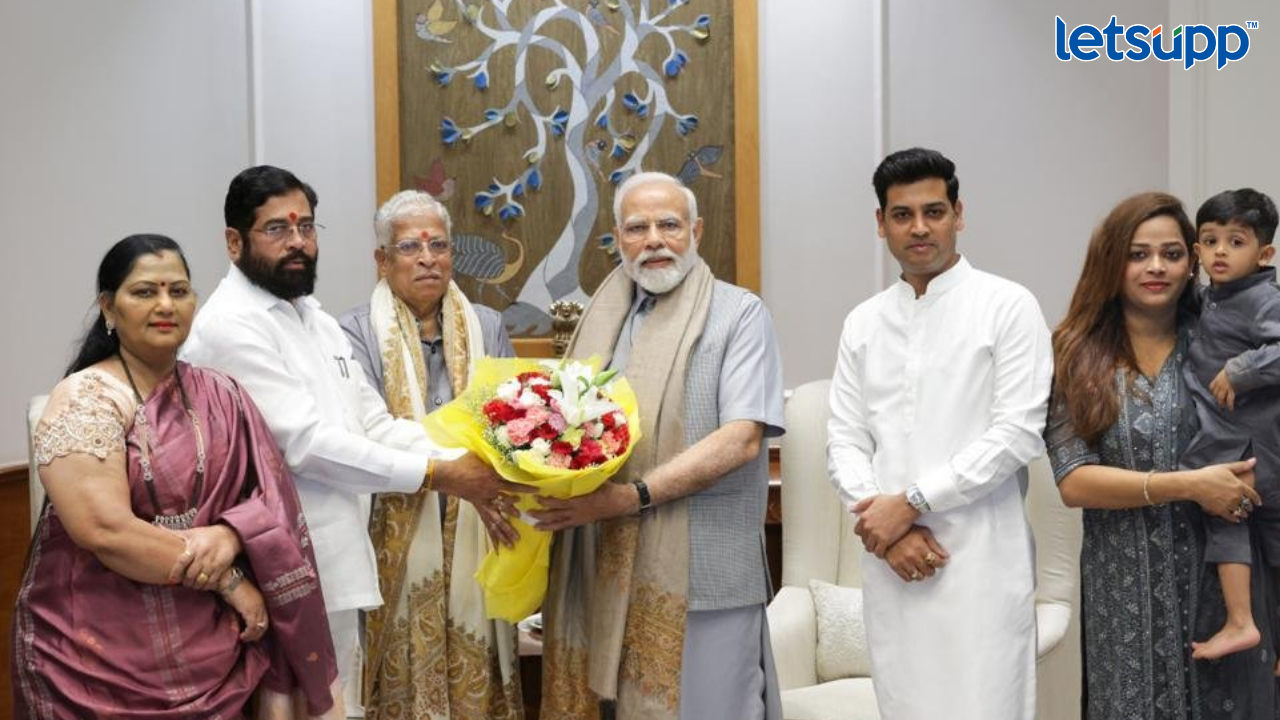 CM शिंदेंनी सहकुटूंब घेतली PM मोदींची भेट, खुद्द मुख्यमंत्र्यांनीच सांगितलं भेटीचं नेमकं कारण… Untitled Design