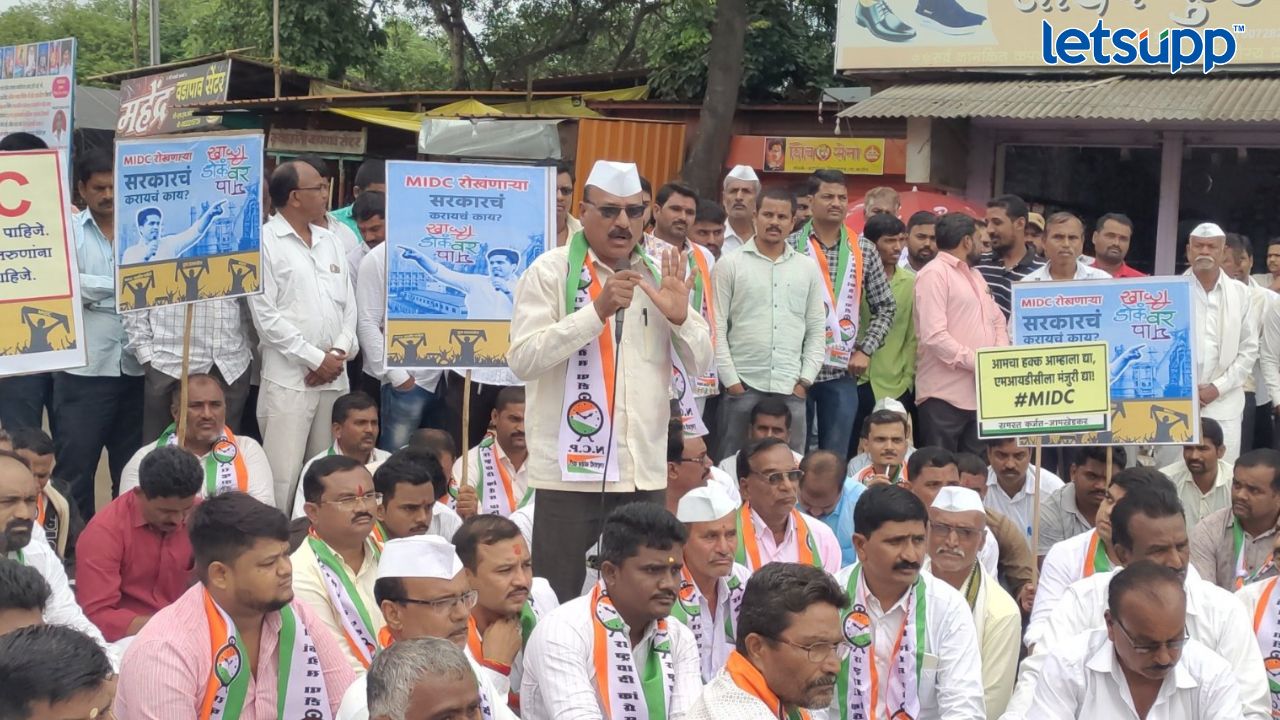 MIDC ची मागणी करतोय तर तुमच्या पोटात का दुखतं?, NCP कार्यकर्त्यांचा शिंदेना थेट सवााल Untitled Design (57)