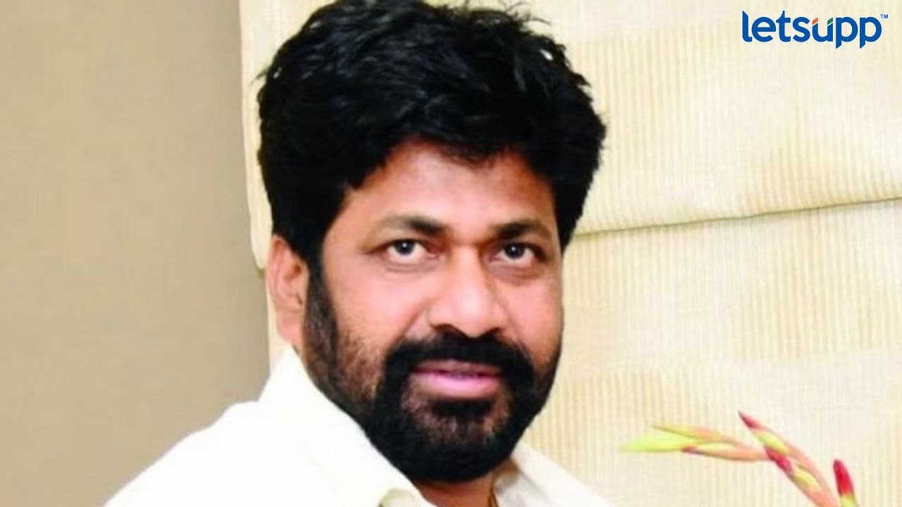 ‘आम्ही काय पिशवी घेऊन बसलो का?’, रखडलेल्या मंत्रिमंडळावरून बच्चू कडू संतापले Bacchhu Kadu